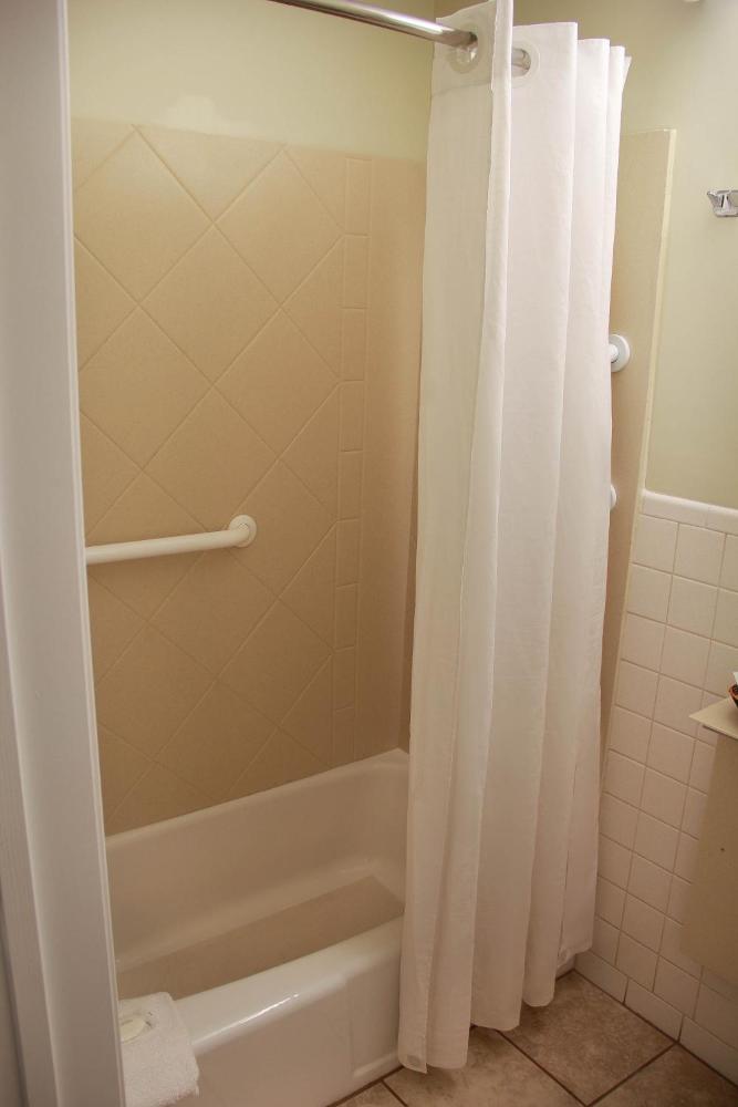 Pet Friendly Queen Room with Two Queen Beds - Smoking interior