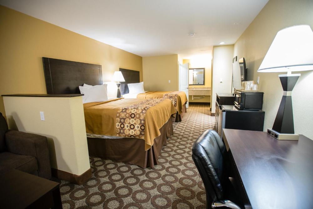 Queen Suite with Two Queen Beds - Non-Smoking interior